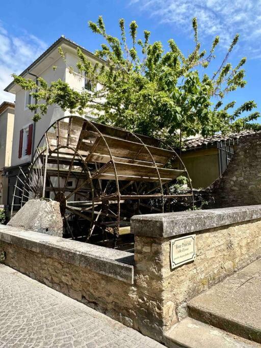 Lou Paseo : Appartement Brocante Centre Historique LʼIsle-sur-la-Sorgue Extérieur photo