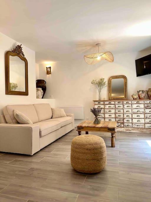 Lou Paseo : Appartement Brocante Centre Historique LʼIsle-sur-la-Sorgue Extérieur photo