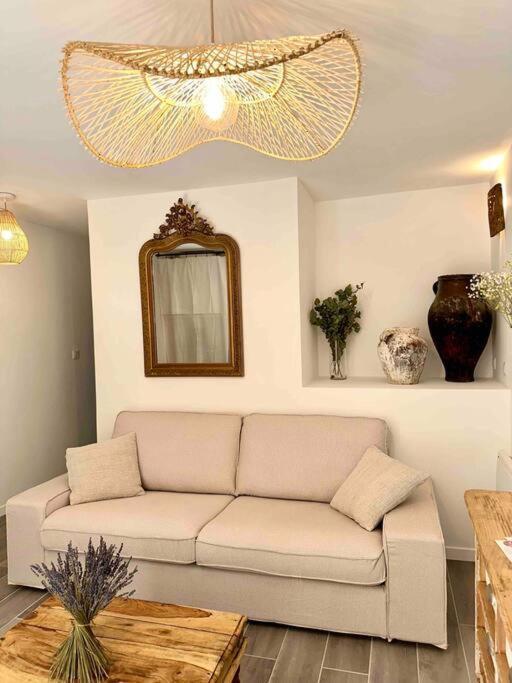 Lou Paseo : Appartement Brocante Centre Historique LʼIsle-sur-la-Sorgue Extérieur photo