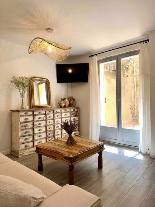 Lou Paseo : Appartement Brocante Centre Historique LʼIsle-sur-la-Sorgue Extérieur photo